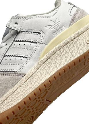 Жіночі шкіряні весняні кросівки adidas forum low white grey beige9 фото