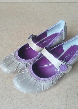 Туфлі bellissima шкіряні бежеві на липучках