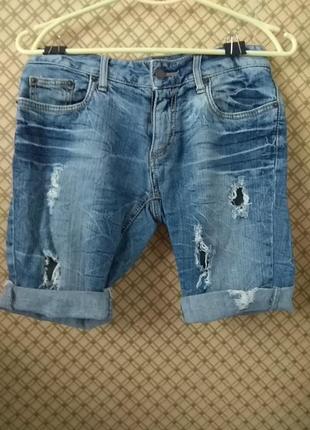 Шорты рванет за