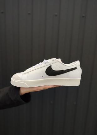 Жіночі кросівки nike blazer low 77 vintage white black4 фото