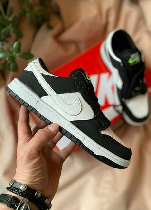 Nike sb dunk strangelove
•white black• 7