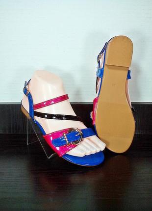 Лаковые женские сандалии босоножки.4 фото