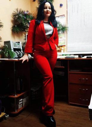 Красный стильный костюм veromoda2 фото
