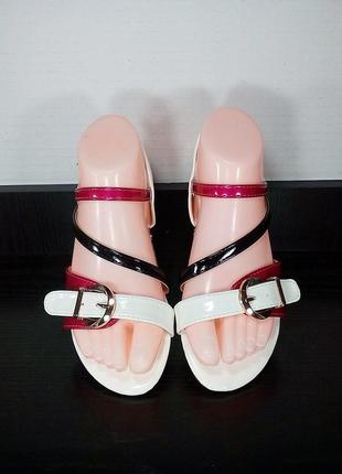 Лаковые женские сандалии босоножки.3 фото