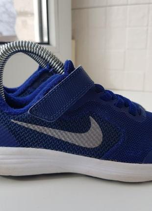 Nike revolution ( оригінал) 30 розмір