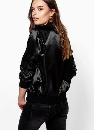 Женский бомбер от boohoo molly satin embroidered bomber4 фото