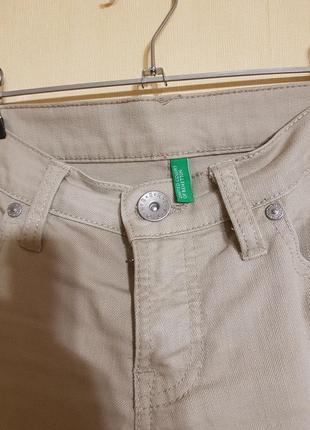Классические бежевые джинсы benetton р.278 фото