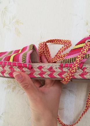 Босоніжки босоножки 22,5 см  еспадрільї сабо балетки тряпчані літо весна рожеві жовті на низькій танкетці на зав'язках нові asos