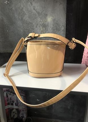 Сумка лаковая