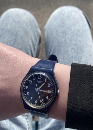 Жіночий синій годинник swatch1 фото
