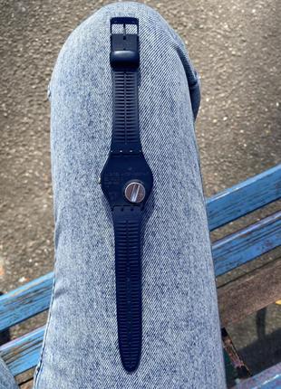 Жіночий синій годинник swatch3 фото