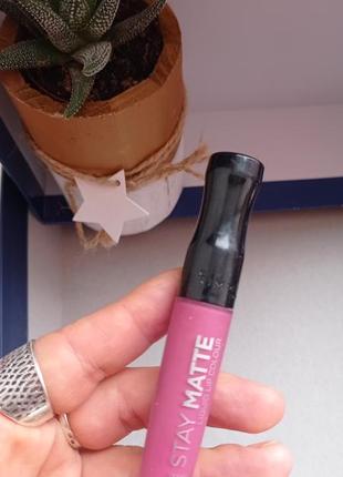 Матовая помада блеск rimmel stay matte