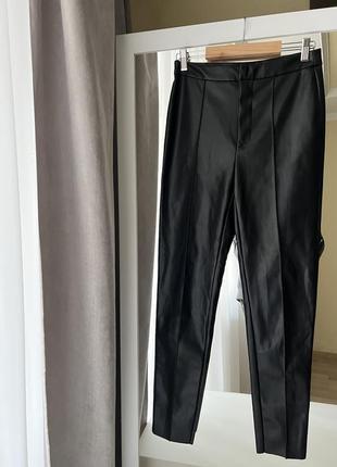 Брюки з екошкіри