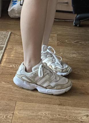 Кроссовки adidas yung 96