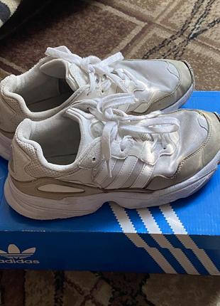 Кроссовки adidas yung 963 фото