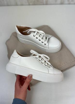Кроссовки натуральная кожа белые