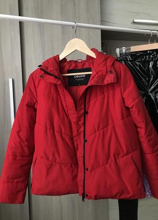 Женская куртка с капюшоном