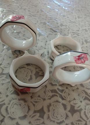 Продам абсолютно новые фарфоовые кольца для салфеток5 фото