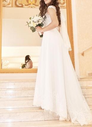 Весільна сукня айворі (а силует)