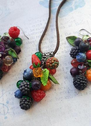 Ягод комплект серьги кулон малин лист лот черник красн hand made ручн работ гроздь кисти цвет лист полимер лот необыч набор глина3 фото