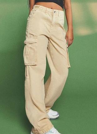 Бежеві карго штани, з карманами штани від bershka1 фото