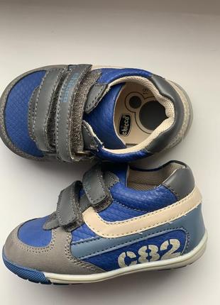 Кожаная обувь для первых шагов, 19 размер кроссовки chicco , кеды