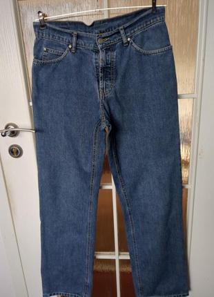 Классные джинсы от известного бренда.