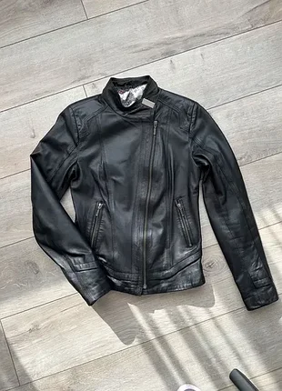 Шкіряна куртка actors