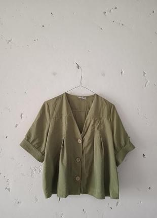 Мила легка блуза з дерев'яними гудзиками1 фото