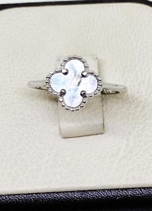 Каблучка срібна з перламутром "конюшина" 18 2,45 г