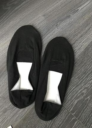 Чешки чорні