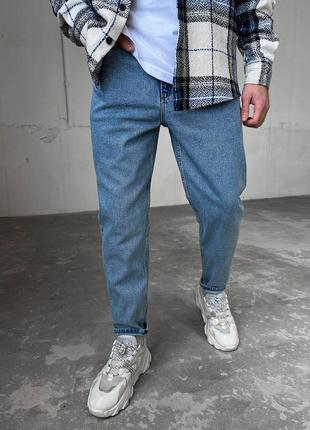Стильные джинсы mom из плотного денима