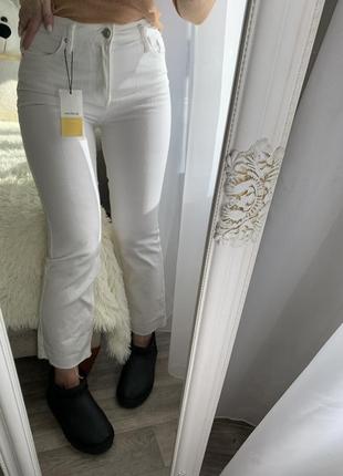 Джинсы брюки брюки белые с биркой коттон2 фото