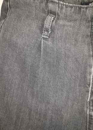Сірі джинси моми з защипами3 фото