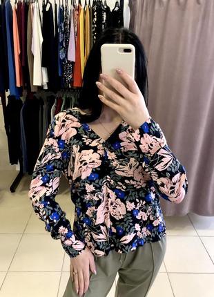 Ніжна блузка в квітковий принт від vero moda