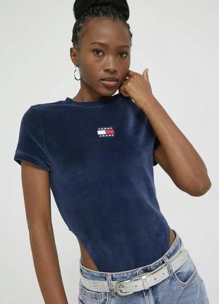 Боди из коллекции tommy jeans. коллекция 2023. ротмер s.