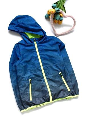 Ветровка c&amp;a 9 лет