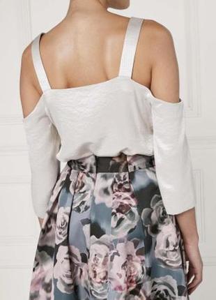 Красивая стильная блуза с открытыми плечами свободного силуэта2 фото