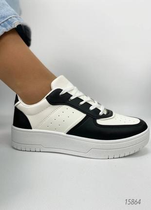 Белые кеды - кроссовки с черными вставками10 фото
