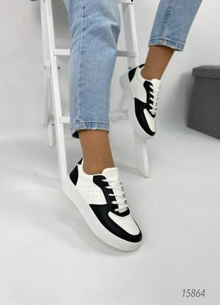 Белые кеды - кроссовки с черными вставками6 фото