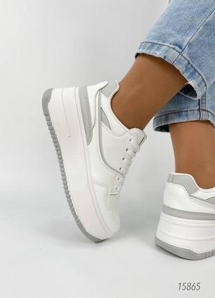 Распродажа белые кеды - кроссовки с серыми вставками на утолщенной подошве 39р.5 фото