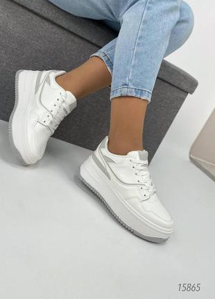 Распродажа белые кеды - кроссовки с серыми вставками на утолщенной подошве 39р.3 фото