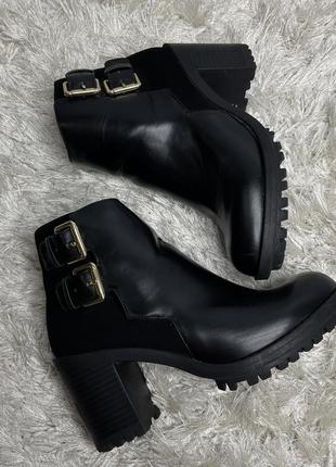 Черевики zara