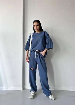 Модный и стильный костюм в актуальном фасоне oversize