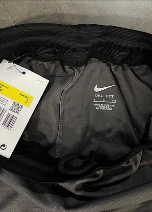 Nike  big swoosh 5