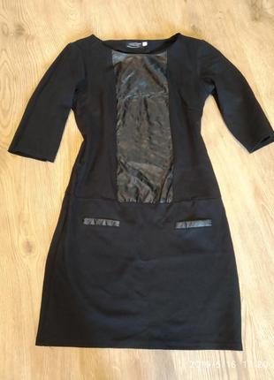 Супер платье из черного трикотажа с кожаной вставкой1 фото