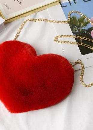 Модна червона махрова жіноча сумочка клатч. жіноча міні сумка сердечко. маленька сумка