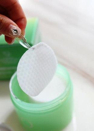Banila co. clean it zero tri-peel acid pore clarifying toner pad очищающие диски для лица2 фото