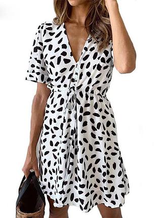 Гарне плаття в горошок