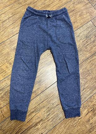 Трикотажные штаны джоггеры для мальчика 5-6 лет, на бирочке написано 6-7,.